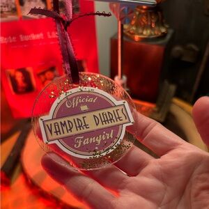 The TVDcrew in whole..hanging around your house, how epic?